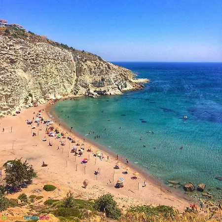 Urla Iskele Muhtesem Konum Denize 30 Saniye- Great Location, Very Close To The Sea